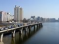 Looking east along the north bank of the Han from Seogang Bridge.jpg