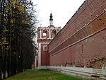 Walls and towers of Donskoy Monastery 11.jpg