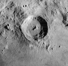 Maunder crater