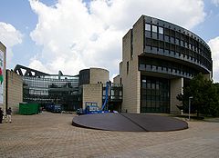 Landtag am Rhein in Düsseldorf -jha-.jpg