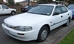 1993–1995 Holden Apollo (JM) SLX sedan