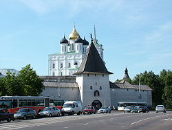 Kremlin in Pskov 1.JPG