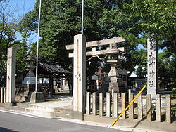 Owari Oomiwa Shrine torii.jpeg