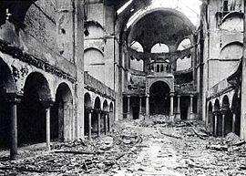 Photograph of the smashed interior of the Berlin synagogue