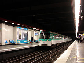 Metro de Paris - Ligne 13 - Miromesnil 03.jpg