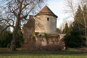 Maule - Château d'Agnou01.jpg