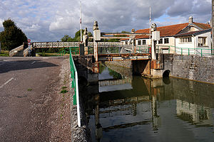Pont-levant de Luzy-sur-Marne 01 09.jpg