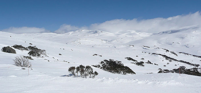Towards Kosciuszko from Kangaroo Ridge in winter.jpg