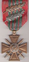 Croix de guerre 1939-1945 (France) du Colonel brébant avec palmes de bronze et d'argent..jpg