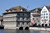 Zürich - Quaibrücke - Münsterbrücke-Haue-Rathaus IMG 4426.jpg