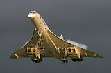 Aérospatiale-BAC Concorde taking off evening.jpg
