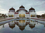 Banda Aceh's Grand Mosque, Indonesia.jpg