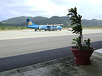 ATR72-200 at Co Ong.jpg