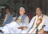 Murlidhar Chandrakant Bhandare in center