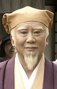 Satomi Kōtarō on set in the role of Mitsuemon