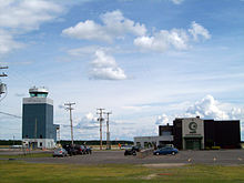 Aéroport de St-Honoré (entrée du stationnement).jpg