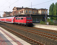 Bahnhof Düren Nordseite mit RE1 nach Aachen.jpg