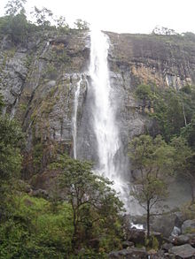 Diyaluma Waterfalls.jpg