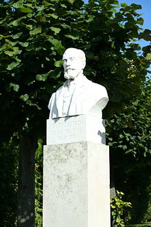Ecquevilly - Buste d'Henry Deutsch de la Meurthe.jpg
