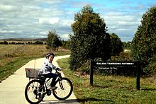 Galada Tamboore cycle path start at Craigieburn.jpg