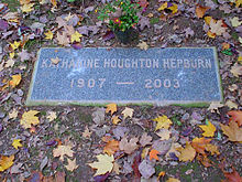 A gravestone with the words: "Katharine Houghton Hepburn 1907 – 2003"