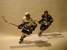 McFarlane SportsPicks 2007 NHL McCabe Maple Leafs