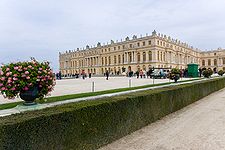 Versailles-Chateau-VueJardins1.jpg