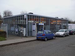 Chelsfield station main entrance.JPG
