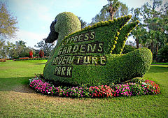 Cypress Gardens Adventure Park topiary.jpg