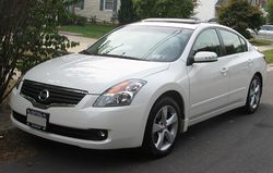 2007–2009 Nissan Altima 3.5SE sedan