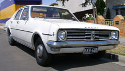 1969-1970 Holden HT Kingswood sedan 01.jpg
