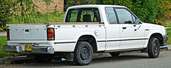 1985–1988 Mazda B2000 Cab Plus 2-door utility (Australia)