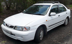 1998–2000 Nissan Pulsar (N15 S2) LX sedan (Australia)