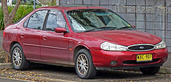 2000 Ford Mondeo (HE) Ghia hatchback (Australia)