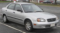 1999–2000 Suzuki Esteem sedan (US)