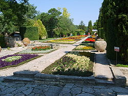 Balchik Palace garden ifb.JPG