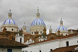 Catedral de la Inmaculada Concepcion, Cuenca, Ecuador.jpg