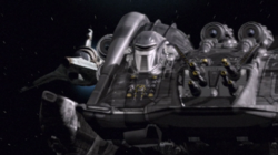 Cylon Heavy Raider Landing on Galactica.png