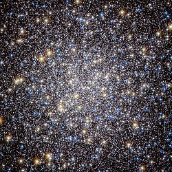 Heart of M13 Hercules Globular Cluster.jpg