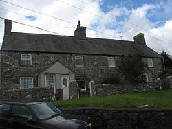 Henefail Cottages, Marian-Glas - geograph.org.uk - 1192008.jpg