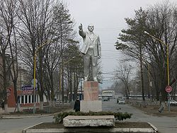 Leninmonument in Artjom.JPG