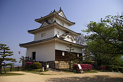 Marugame Castle08s3872.jpg