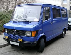 Mercedes T 1 Bus bzw. Kombi mit Fenstern