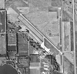 Mitchell Municipal Airportt-04-Oct-1997-USGS.jpg