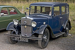 Morris Ten 1933 front.jpg