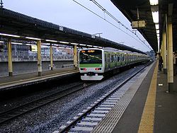 Nishi-nippori-station-2004-05.jpg