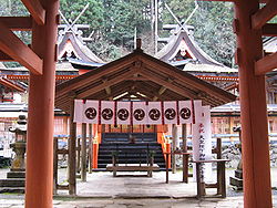 Niutsuhime-jinja dai2-3honden.jpg