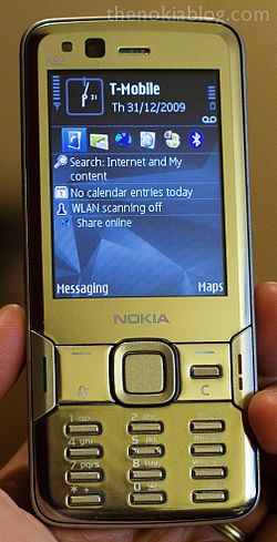 Nokia N82 (front view).jpg