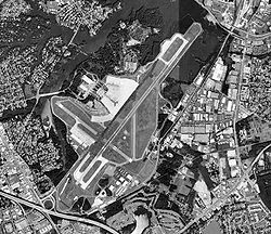 Norfolk International Airport=VA-9Apr1990-USGS.jpg