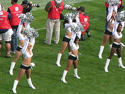 Oakland Raiderettes at Falcons at Raiders 11-2-08 01.JPG